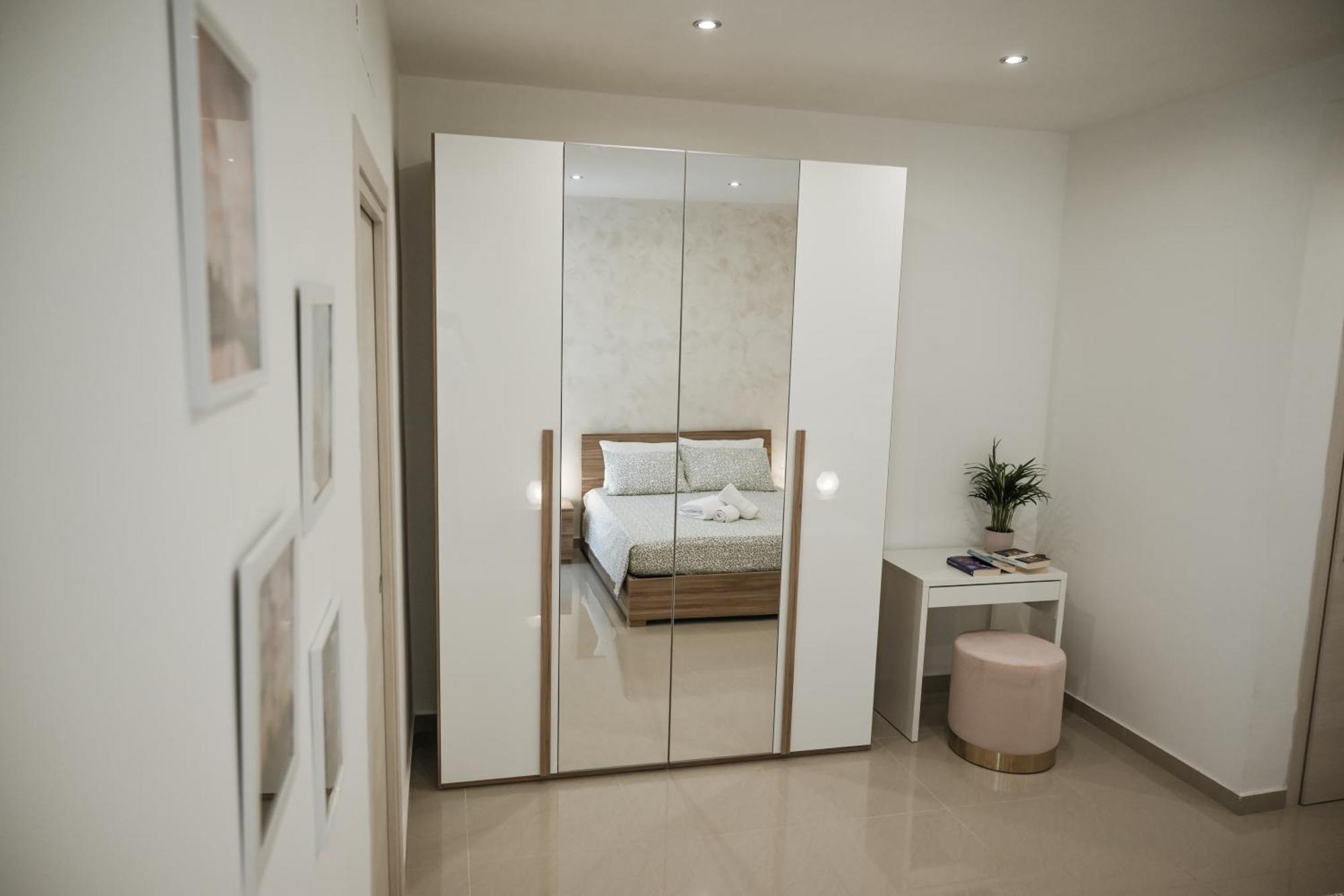 L'Albero Di Giada Apartment Bari Bagian luar foto
