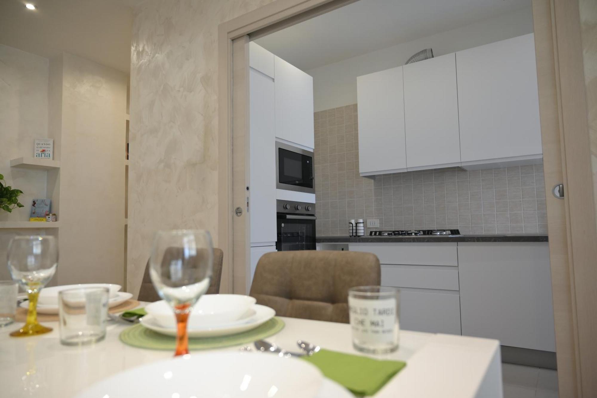 L'Albero Di Giada Apartment Bari Bagian luar foto